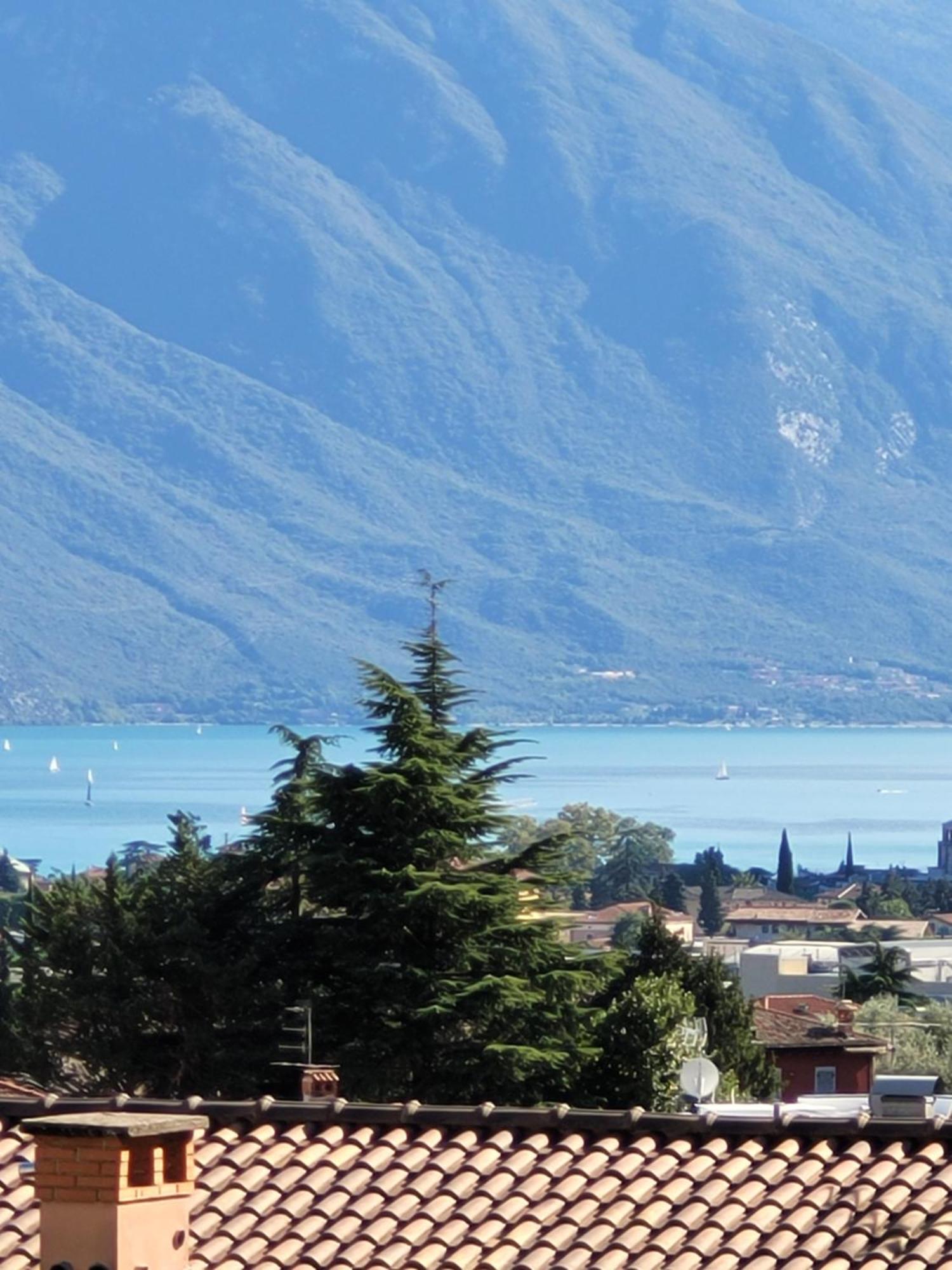 Appartamento Peace&Lake Riva del Garda Ngoại thất bức ảnh